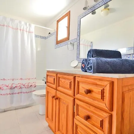 Vila Joan Cuxach *